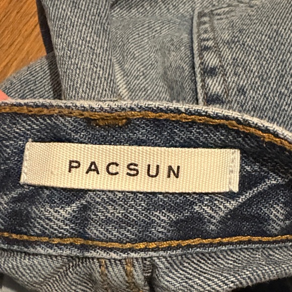 PacSun Distressed Straight Leg Denim Jeans - Picture 2 of 4
